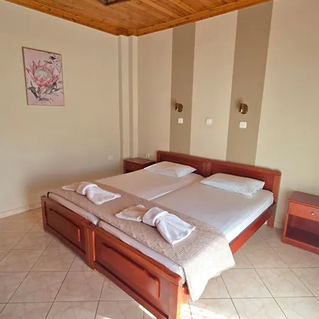 Hotel Elena *