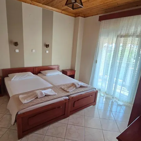 Hotel Elena Potos
