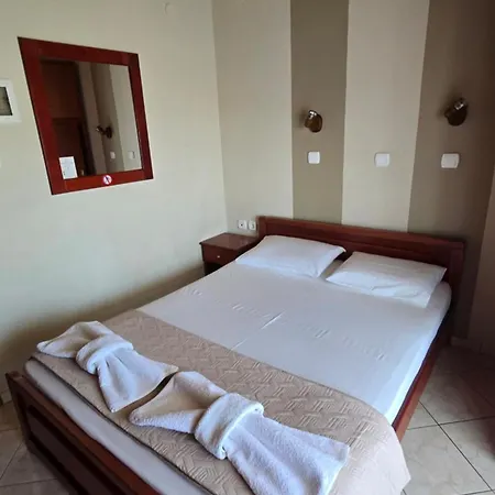 Elena Hotel *